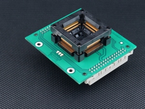 AP1 QFP144-1.02 ZIF CY-2, 71-7013